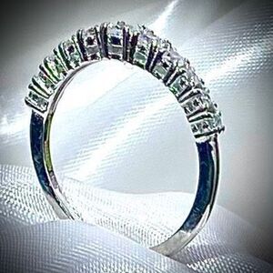 ALZ Sterling 925 Silver Sz 7 Ring w/ 12 Cz accents.